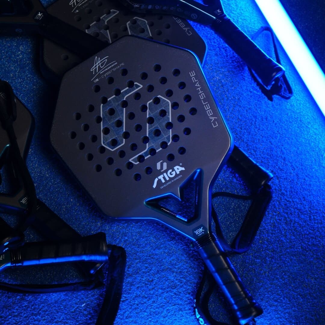 close-up-cybershape-18k-hard-adam-axelsson-edt