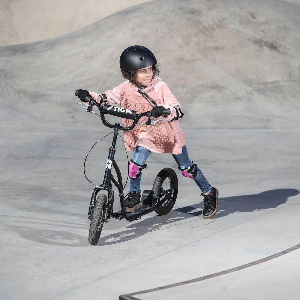 STIGA STR Air Scooter 12 Inch Black - Black